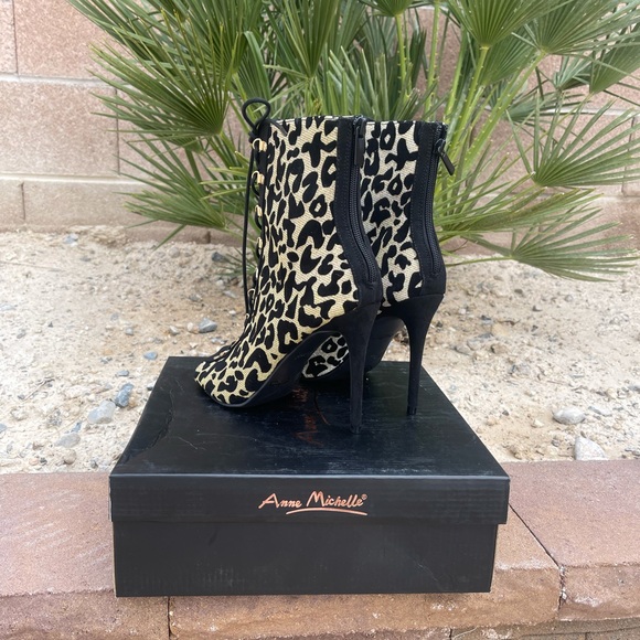 Leopard Print Lace Up Booties 💜 - Picture 3 of 4